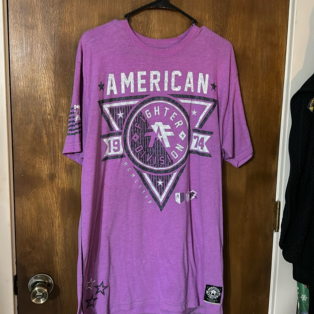 Men’s, or woman’s American fighter shirt ( runs like a large)